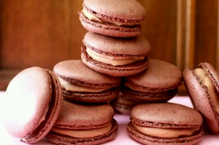 Chocolate Macarons with Nutella Buttercream|zina jacksonさん