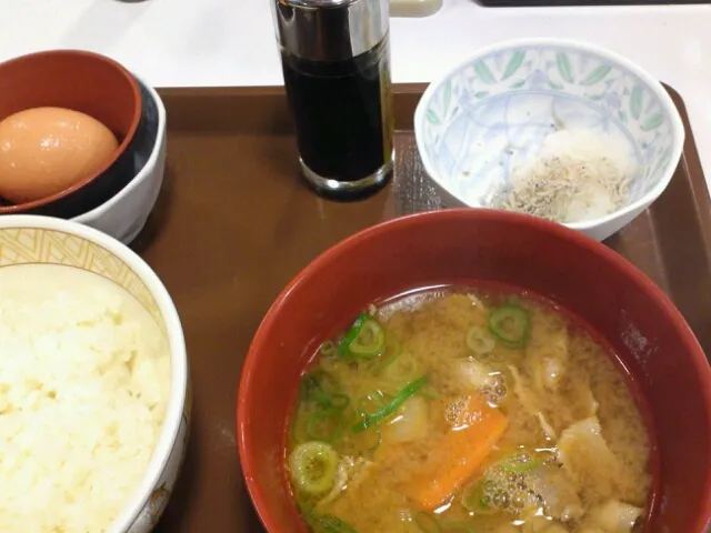 豚汁卵かけご飯定食@すきや|hisashiさん