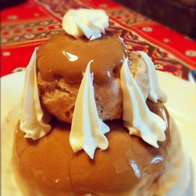 Snapdishの料理写真:Religieuse au café|Laurentさん