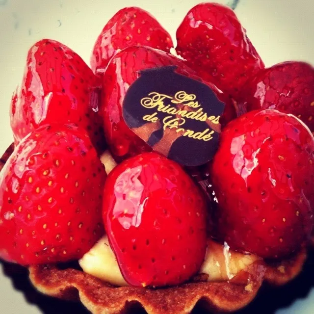 Snapdishの料理写真:Tarte aux fraises|Laurentさん