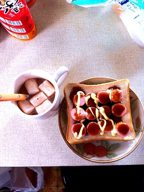 マシュマロココアと魚肉ソーセージのお好み焼き味トースト|Matsuno  Kieさん