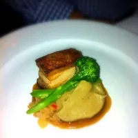 Snapdishの料理写真:Crispy Skin Pork Belly w-Kumara Puree|Amanda Gardnerさん