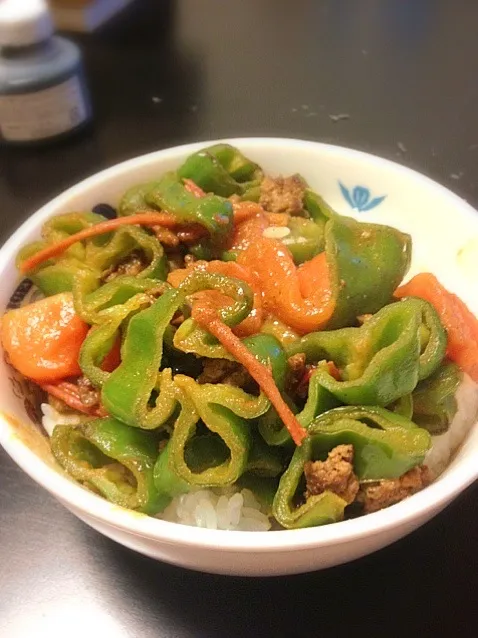 カレー味丼|ぴよさん