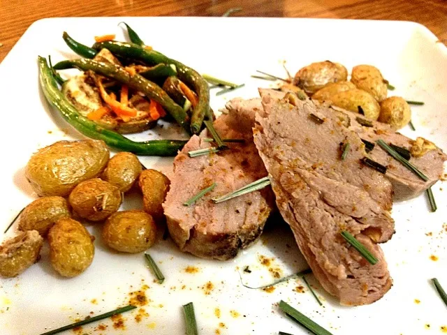 lemon grass pork loin served with oven roadted veggies and sea salt encrusted potatoes|jordanさん