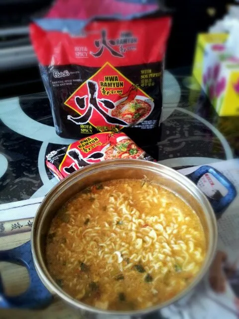 Snapdishの料理写真:Hot n Spicy Hwa Ramyun|genさん