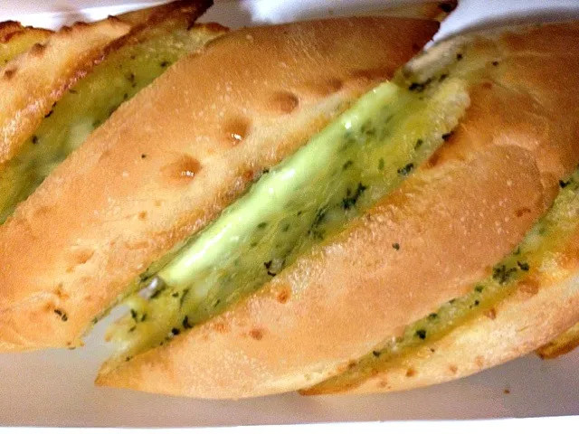 garlic bread with special cheese|Vorapoatさん