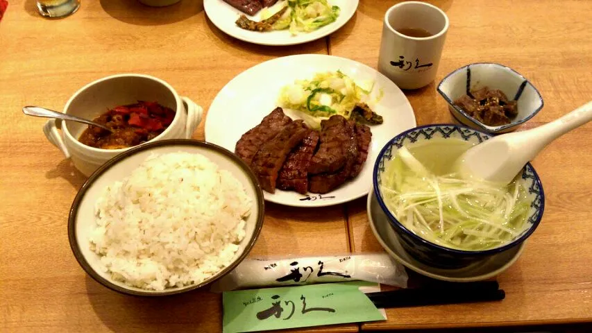 Snapdishの料理写真:牛たん定食 キーマカレーハーフセット|多田浩昇さん