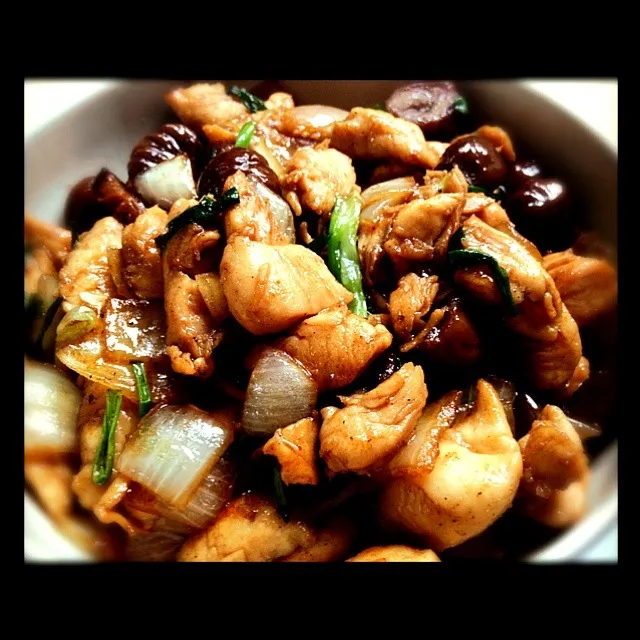 ไก่ผัดเกาลัค chicken stirfried with  chestnut|sanさん