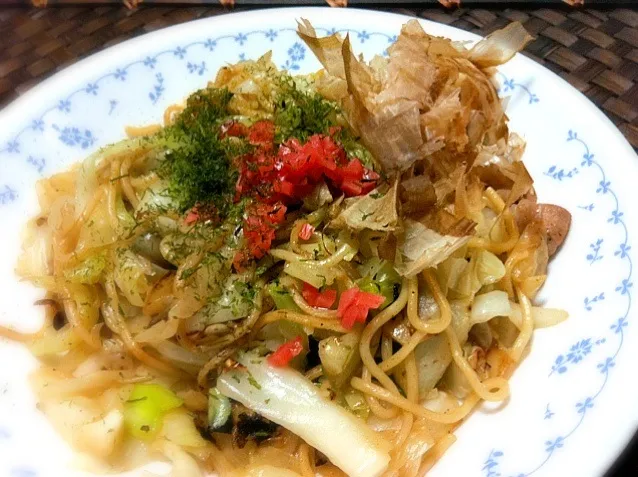 Snapdishの料理写真:キャベツたっぷり焼きそば|krazykanaさん