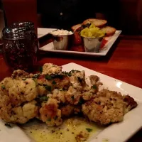 Snapdishの料理写真:roasted cauliflower with lemon|Erin Aleshireさん