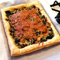 cheese, spinach, puff pastry tart|jamie sewellさん