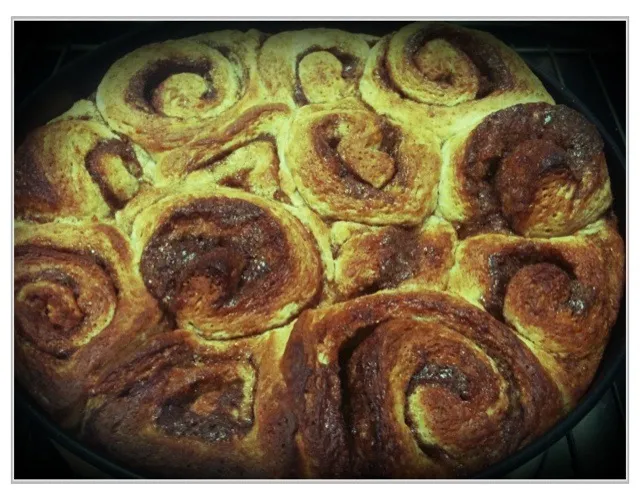 Snapdishの料理写真:first attempt at cinnamon rolls|cocoさん