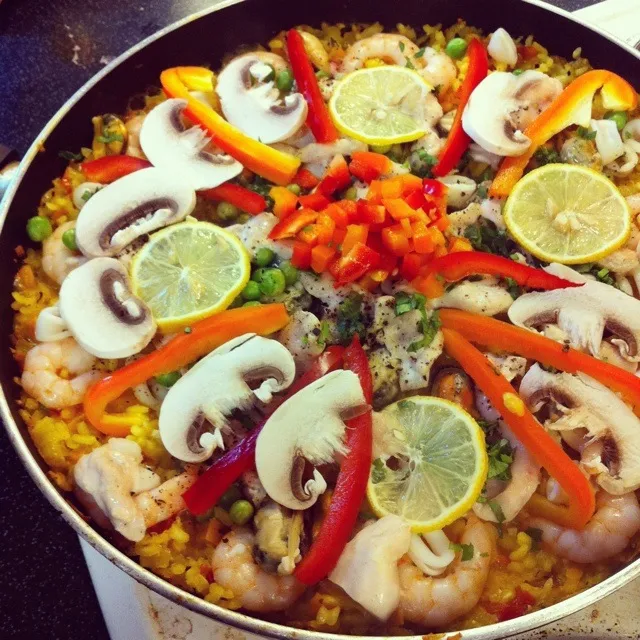 Snapdishの料理写真:Spanish chicken paella|zhangyさん