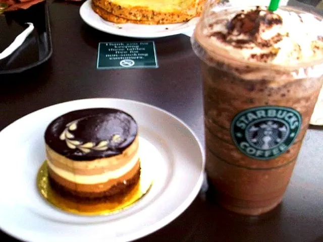 Heaven on Earth + Dark Mocha Frappuccino!|iamfem05さん