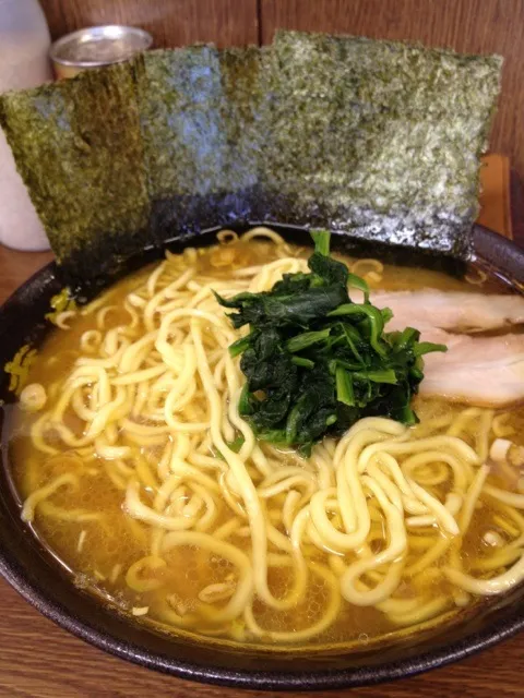 大盛りラーメン、麺固め、味濃いめ、油多め|Hajime Sakaiさん