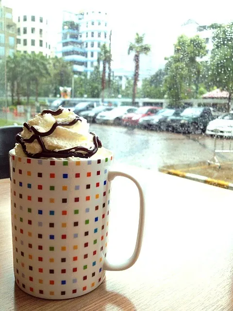 A nice hot mocha to cheer myself up on a wet day|Cloudy Gさん