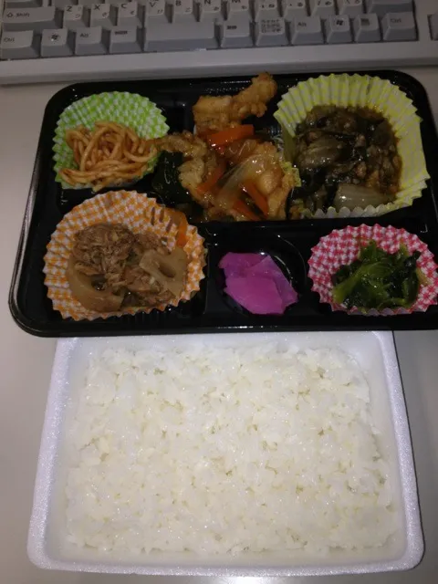 Snapdishの料理写真:席弁 ３８０円弁当|おっちさん