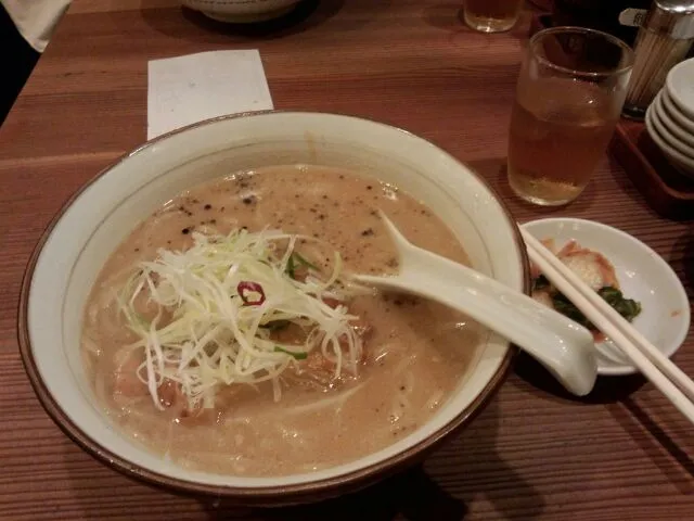 Snapdishの料理写真:角煮ラーメン|sayonnさん