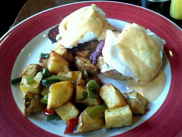 Snapdishの料理写真:egg benedict|toshika nakaoさん