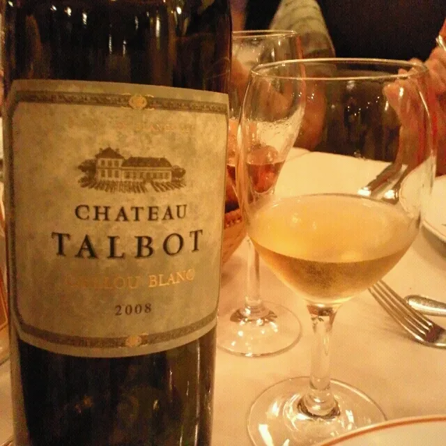 Snapdishの料理写真:Caillou Blanc du Chateau Talbot 2008|ふぃるまめんとさん