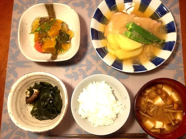 鮭のみぞれ煮、ワカメとしいたけのサッと煮、夏野菜のジュレ、きのことお豆腐のお味噌汁|tomozooさん