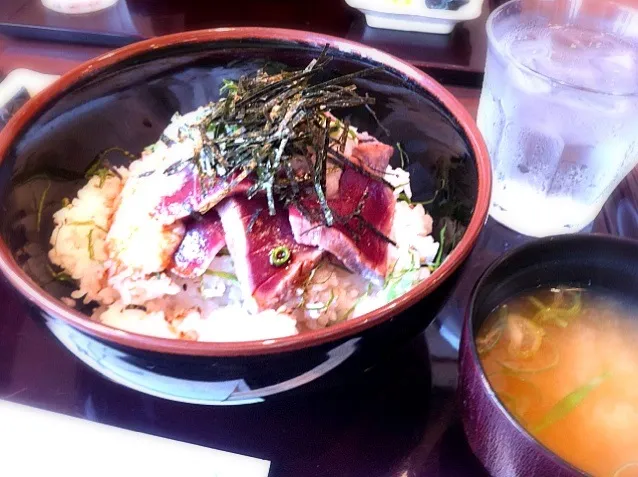 Snapdishの料理写真:炙りマグロ山かけ丼|seiraさん