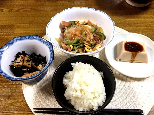 ゴーヤチャンプル 胡麻豆腐 ヒジキの煮物 見えてないけどほうれん草の胡麻和え|あゆみさん