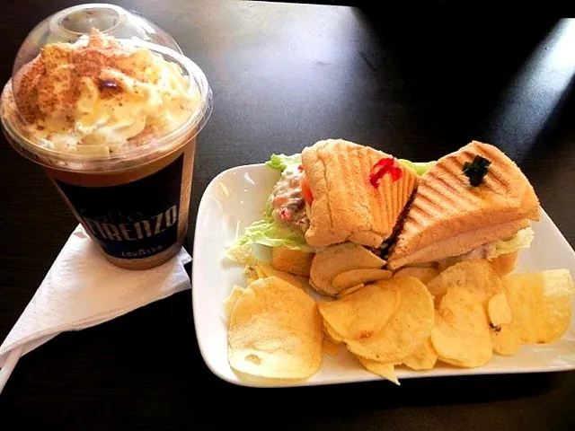 Mocha Frappes and Tuna & Cheese Panini!|iamfem05さん