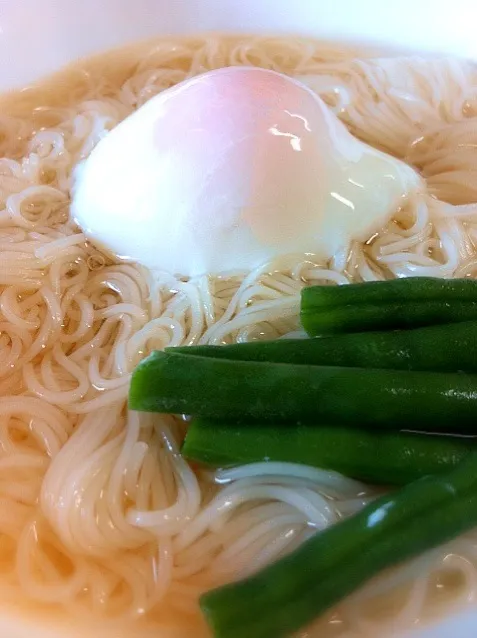 Snapdishの料理写真:ぶっかけ素麺 温玉乗せ|ももさん