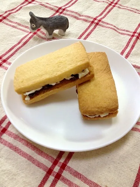 レーズンバターサンド|はちさん