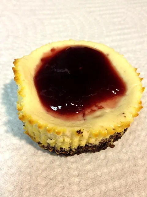 Mini Black-Bottom Cheesecakes with Raspberry Glaze|Andrea Vibbertさん