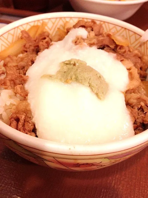 Snapdishの料理写真:山かけわさび牛丼|まこさん