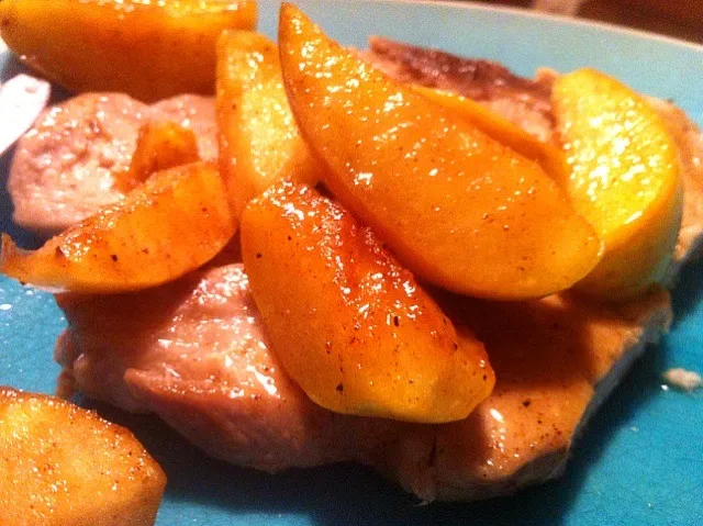 pork chops and caramized apples|Jackie Boeheimさん