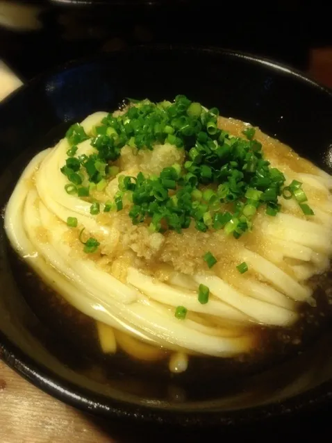 屋島のわら家にてぶっかけうどんと天ぷらを食す|まつざわハモンさん