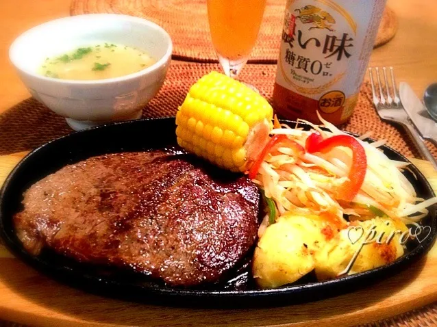 Snapdishの料理写真:ビーフステーキ オニオンスープ|ピロさん