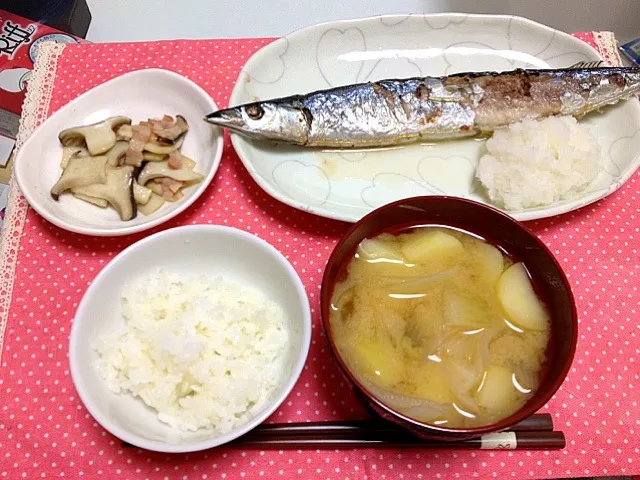 秋刀魚&エリンギとベーコンのオリーブ油炒め|おんこさん