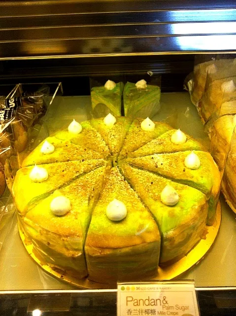 pandan & palm sugar mille crepes|laumeikuanさん