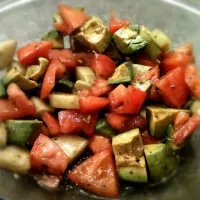 Tomato, Avocado, Cucumber salad with Balsamic vinaigrette|Laurentさん