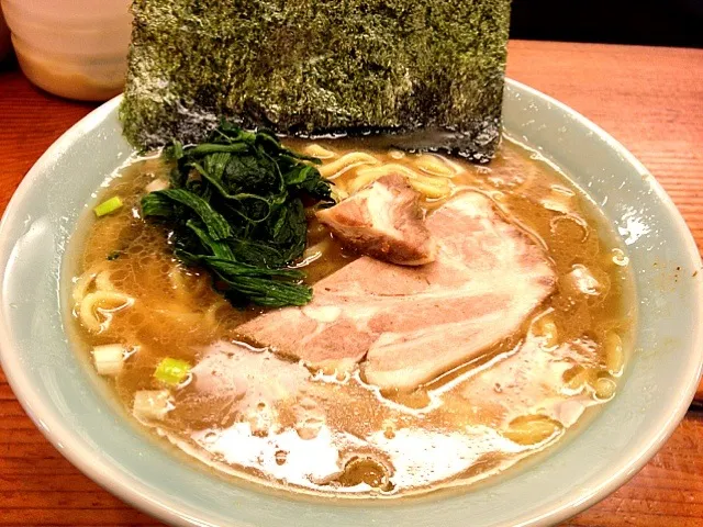 Snapdishの料理写真:とんこつ醤油ラーメン|こんどう かずゆきさん