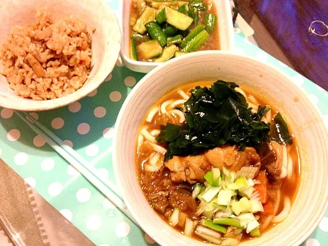 カレーうどん、きのこの炊き込みご飯、ニンニクきゅうり|なおさん