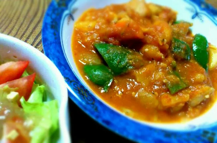 チキンと野菜のトマト煮・サラダ|ひろみさん