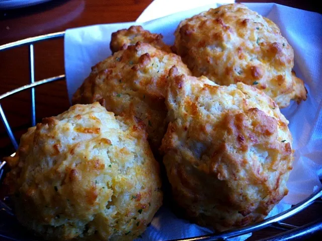 Snapdishの料理写真:Red Lobster cheddar biscuits|Abby Macalinoさん