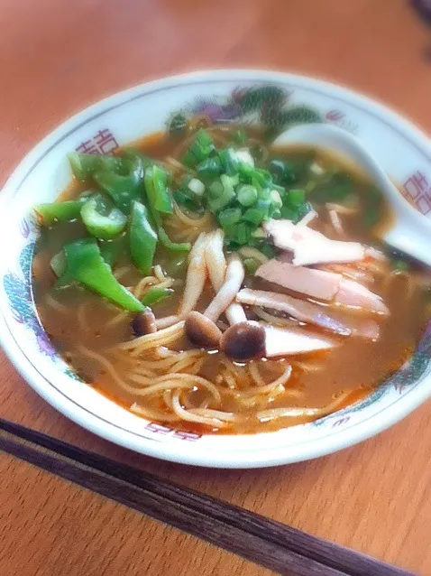 お昼はシマダヤのピリ辛味噌ラーメン。|hoppycowさん