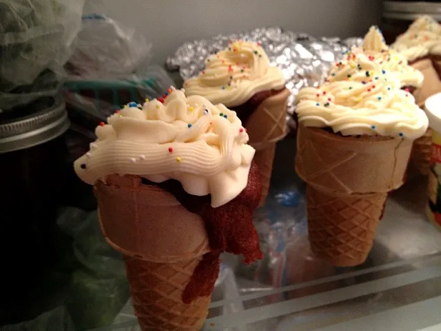 chocolate cake cones|michael rylanderさん