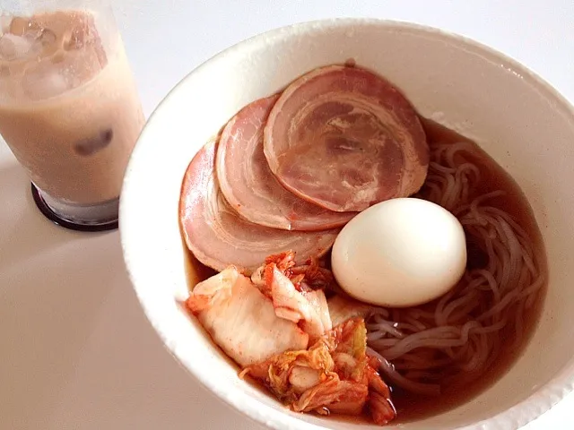 冷麺と紅茶オレ|飯田かおりさん