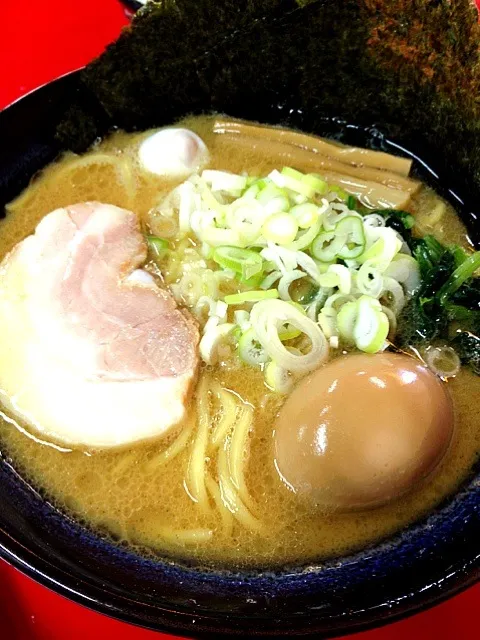 神明 とんこつ醤油|ヨッチャンさん