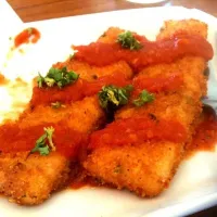 Snapdishの料理写真:Mozzarella Sticks|Ron Cortadoさん