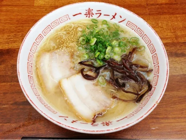 とんこつラーメン、長浜系|Yas Nakさん