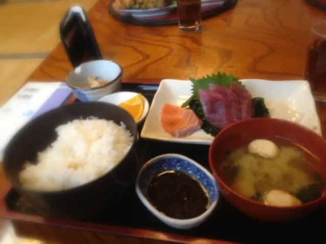 Snapdishの料理写真:刺身定食|くどぅーん。さん