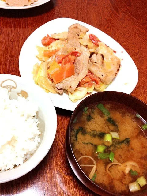 豚肉と野菜のケチャマヨ炒め、みそ汁|えいみさん